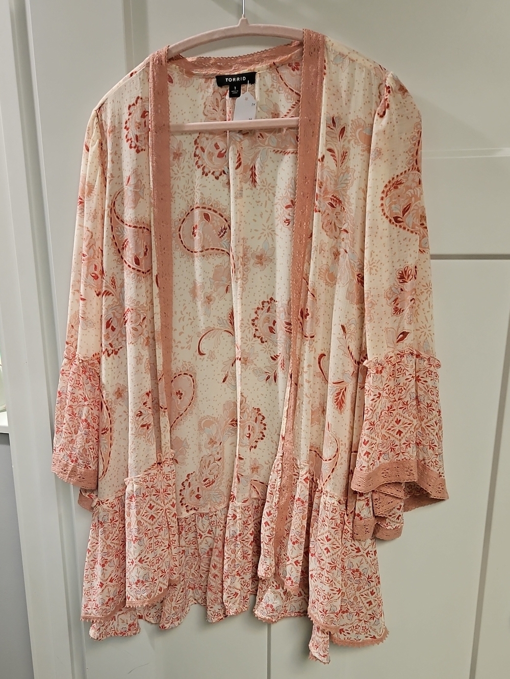 Torrid Peach and Cream Floral Ruffle Kimono